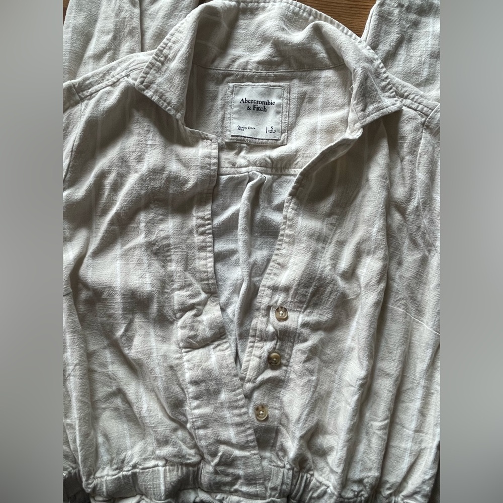 Abercrombie & Fitch Women’s Jumper - lightweight striped light brown and white